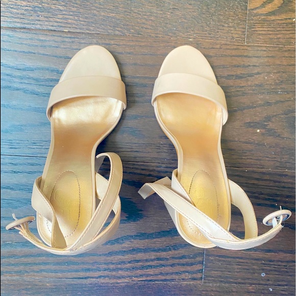 Beige sandals - Picture 2 of 2